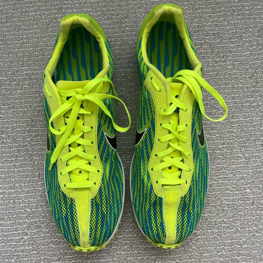 Track splats. Cushion lite. Size 7.5.